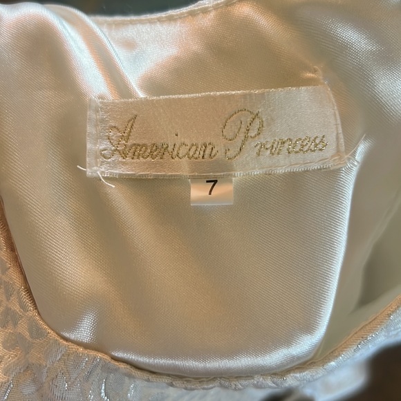 American Princess girls sleeveless dress with pearl detail and tie in the back. - Picture 2 of 8